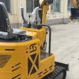 Lato posteriore destro del miniescavatore modello 12