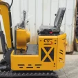 Lato sinistro del miniescavatore modello 12