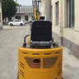 Vista posteriore di un miniescavatore Modello 12.